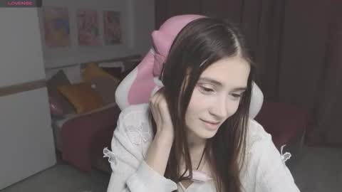 Hana online show from 11/17/25, 01:06