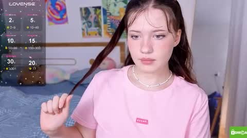 Snapshot of hanahwoods chatting on 10/23/25, 01:05 hanahwoods online show from 10/23/25, 01:05