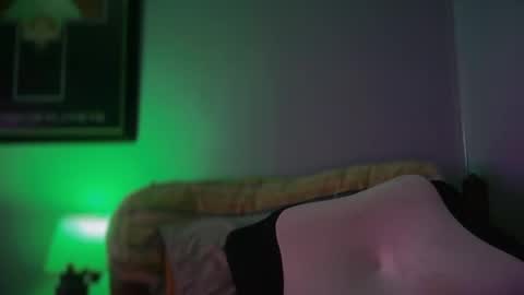 hand_banana_420 online show from 10/09/25, 03:26