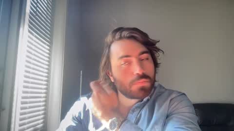 Handcyclist25 online show from 10/31/25, 04:30