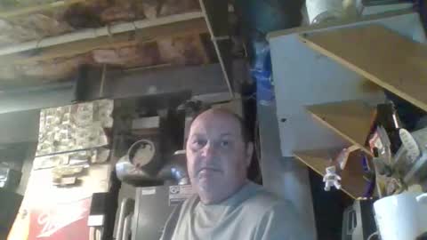 naked man online show from 10/22/25, 04:40