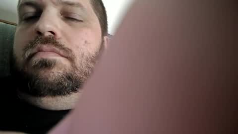 Snapshot of handsomedaddy198923 chatting on 09/17/25, 03:14 handsomedaddy198923 online show from 09/17/25, 03:14