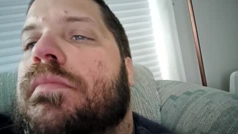 Snapshot of handsomedaddy198923 chatting on 09/27/25, 09:42 handsomedaddy198923 online show from 09/27/25, 09:42