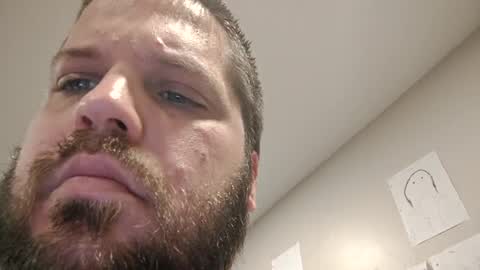 Snapshot of handsomedaddy198923 chatting on 09/28/25, 09:53 handsomedaddy198923 online show from 09/28/25, 09:53