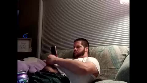 Snapshot of handsomedaddy198923 chatting on 09/30/25, 07:13 handsomedaddy198923 online show from 09/30/25, 07:13