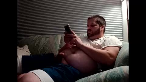 Snapshot of handsomedaddy198923 chatting on 10/06/25, 05:27 handsomedaddy198923 online show from 10/06/25, 05:27