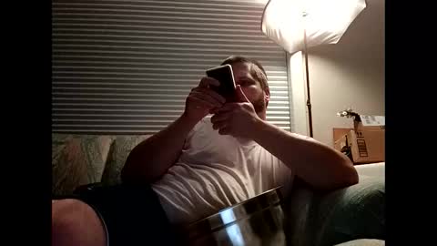 Snapshot of handsomedaddy198923 chatting on 10/07/25, 07:27 handsomedaddy198923 online show from 10/07/25, 07:27