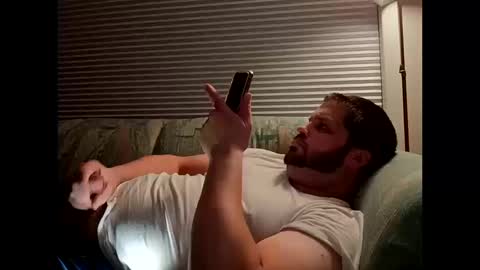 Snapshot of handsomedaddy198923 chatting on 10/10/25, 08:13 handsomedaddy198923 online show from 10/10/25, 08:13