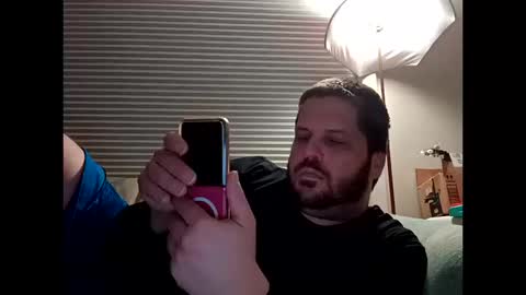 Snapshot of handsomedaddy198923 chatting on 10/14/25, 06:25 handsomedaddy198923 online show from 10/14/25, 06:25