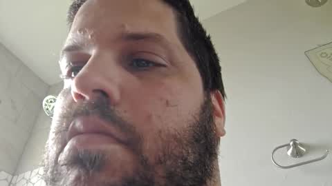 Snapshot of handsomedaddy198923 chatting on 10/16/25, 07:26 handsomedaddy198923 online show from 10/16/25, 07:26