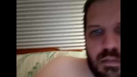 Snapshot of handsomedaddy198923 chatting on 10/19/25, 06:58 handsomedaddy198923 online show from 10/19/25, 06:58