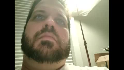 Snapshot of handsomedaddy198923 chatting on 10/27/25, 03:10 handsomedaddy198923 online show from 10/27/25, 03:10