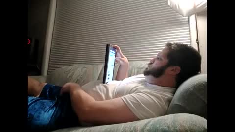 Snapshot of handsomedaddy198923 chatting on 10/28/25, 07:12 handsomedaddy198923 online show from 10/28/25, 07:12