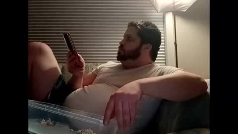 Snapshot of handsomedaddy198923 chatting on 10/31/25, 07:31 handsomedaddy198923 online show from 10/31/25, 07:31