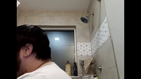 Snapshot of handsomedaddy198923 chatting on 11/22/25, 08:24 handsomedaddy198923 online show from 11/22/25, 08:24