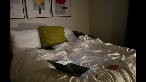 Snapshot of handsomedeck23 chatting on 12/04/25, 05:17 handsomedeck online show from 12/04/25, 05:17