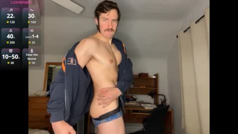 Snapshot of handsumhung chatting on 10/26/25, 12:11 handsumhung online show from 10/26/25, 12:11