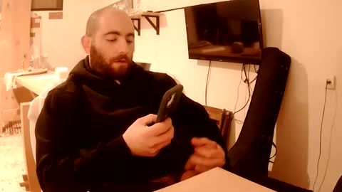 Snapshot of handyboy991 chatting on 12/02/25, 08:37 handyboy991 online show from 12/02/25, 08:37