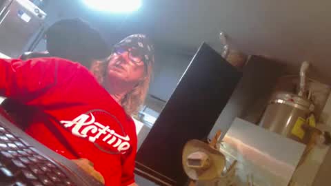 Handystudman online show from 12/25/24, 09:56