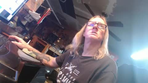 Handystudman online show from 02/12/25, 09:43