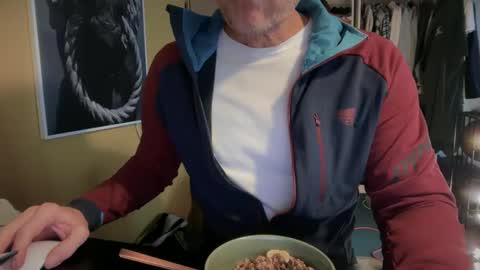 hanky online show from 02/10/25, 09:47