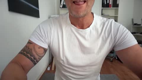 hanky online show from 09/15/25, 06:57