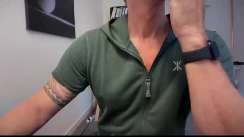 hanky online show from 10/17/25, 09:45