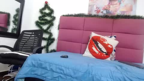 Snapshot of hanna__palmer1 chatting on 12/18/24, 11:45 Hanna Palmer online show from 12/18/24, 11:45