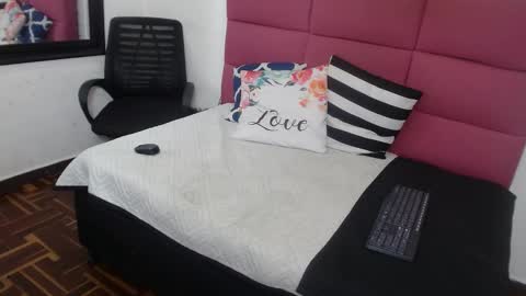 Snapshot of hanna__palmer1 chatting on 01/11/25, 04:25 Hanna Palmer online show from 01/11/25, 04:25