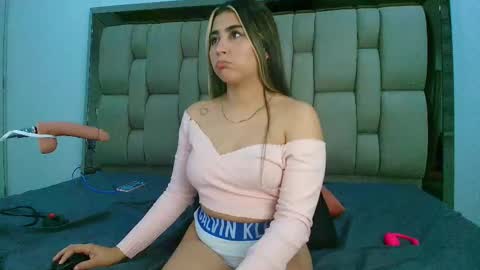 Snapshot of hanna_castro chatting on 09/21/25, 05:09 Hanna Castro online show from 09/21/25, 05:09