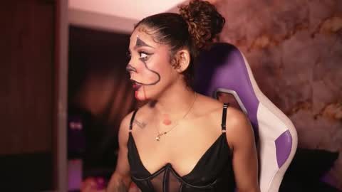 Snapshot of hanna_chris chatting on 10/29/25, 11:17 HANNA online show from 10/29/25, 11:17