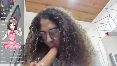 Snapshot of hanna_corne chatting on 12/11/24, 11:41 HANNA online show from 12/11/24, 11:41