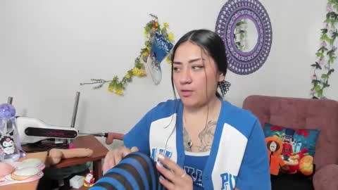 Snapshot of hanna_moore1 chatting on 12/28/24, 04:30 Camila online show from 12/28/24, 04:30