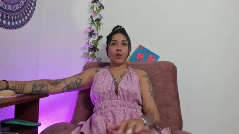 Snapshot of hanna_moore1 chatting on 01/15/25, 05:58 Camila online show from 01/15/25, 05:58