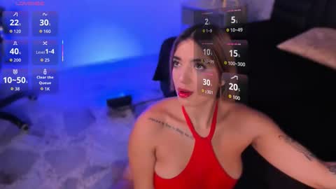 Snapshot of hanna_vasquez chatting on 11/17/25, 08:03 Hanna online show from 11/17/25, 08:03