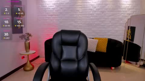  Hanna Connor  online show from 11/10/25, 08:41