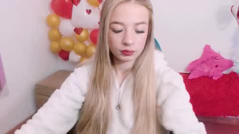 Snapshot of hannah_026 chatting on 09/15/25, 12:27 Hannah 027 online show from 09/15/25, 12:27