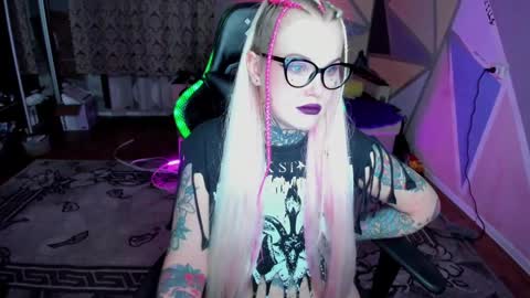Snapshot of hannah_chaos chatting on 12/09/24, 06:35 Hannah online show from 12/09/24, 06:35
