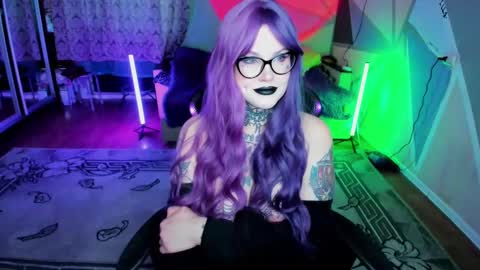 Snapshot of hannah_chaos chatting on 02/16/25, 02:32 Hannah online show from 02/16/25, 02:32