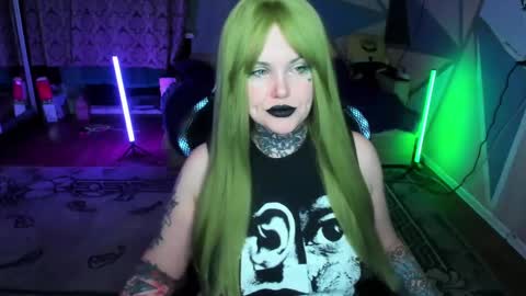 Snapshot of hannah_chaos chatting on 03/05/25, 12:59 Hannah online show from 03/05/25, 12:59