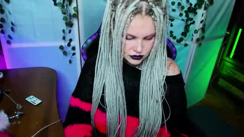 Hannah online show from 11/13/25, 10:19