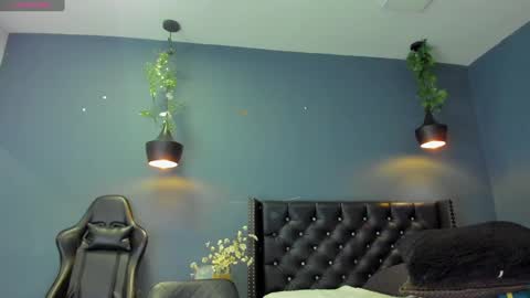 HANNAH MILLER online show from 01/08/25, 02:25