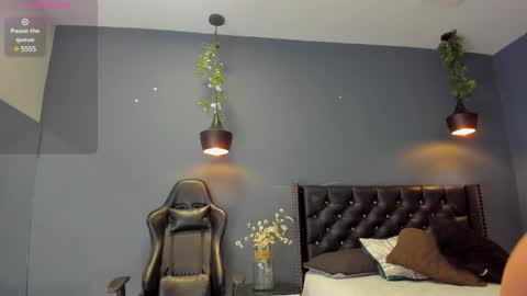 HANNAH MILLER online show from 01/11/25, 11:23