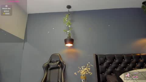 HANNAH MILLER online show from 01/15/25, 11:21