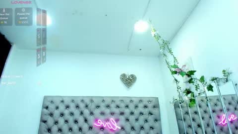 HANNAH MILLER online show from 09/29/25, 05:18