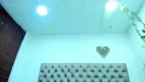 HANNAH MILLER online show from 11/17/25, 05:30