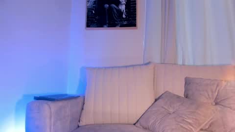 Hannah  online show from 12/11/24, 12:02