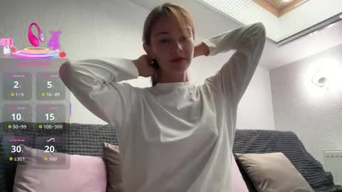 Snapshot of hannahinto chatting on 09/22/25, 08:05 hannahinto online show from 09/22/25, 08:05