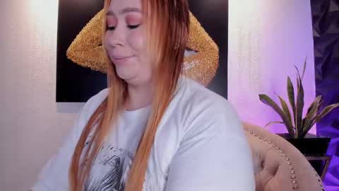 hannamartinn_ online show from 10/27/25, 04:00