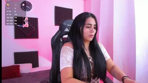 Snapshot of hannarusso chatting on 09/18/25, 08:22 Hanna online show from 09/18/25, 08:22